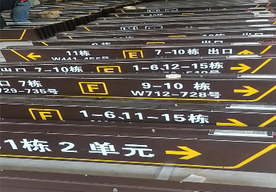 岑溪广告标识中，常见的几种安装方式。