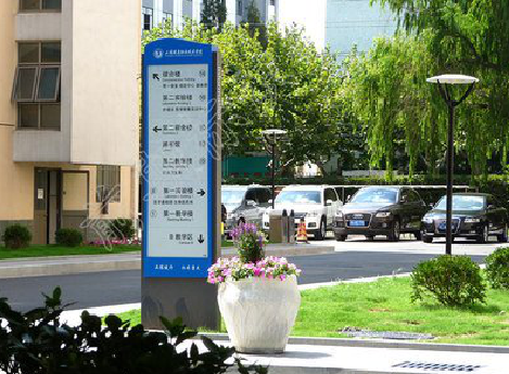 岑溪传统的学校标识系统有什么问题？